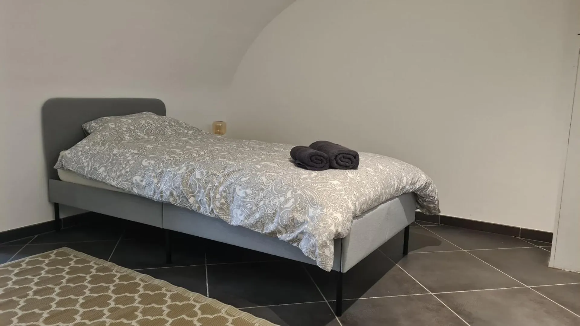 Appartement Cozy Et Atypique Charleroi Apartment