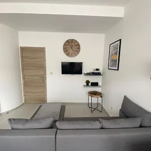 Apartamento Superbe Petite Lumineux Bien Décoré Avec Netflix Gratuit, Charleroi